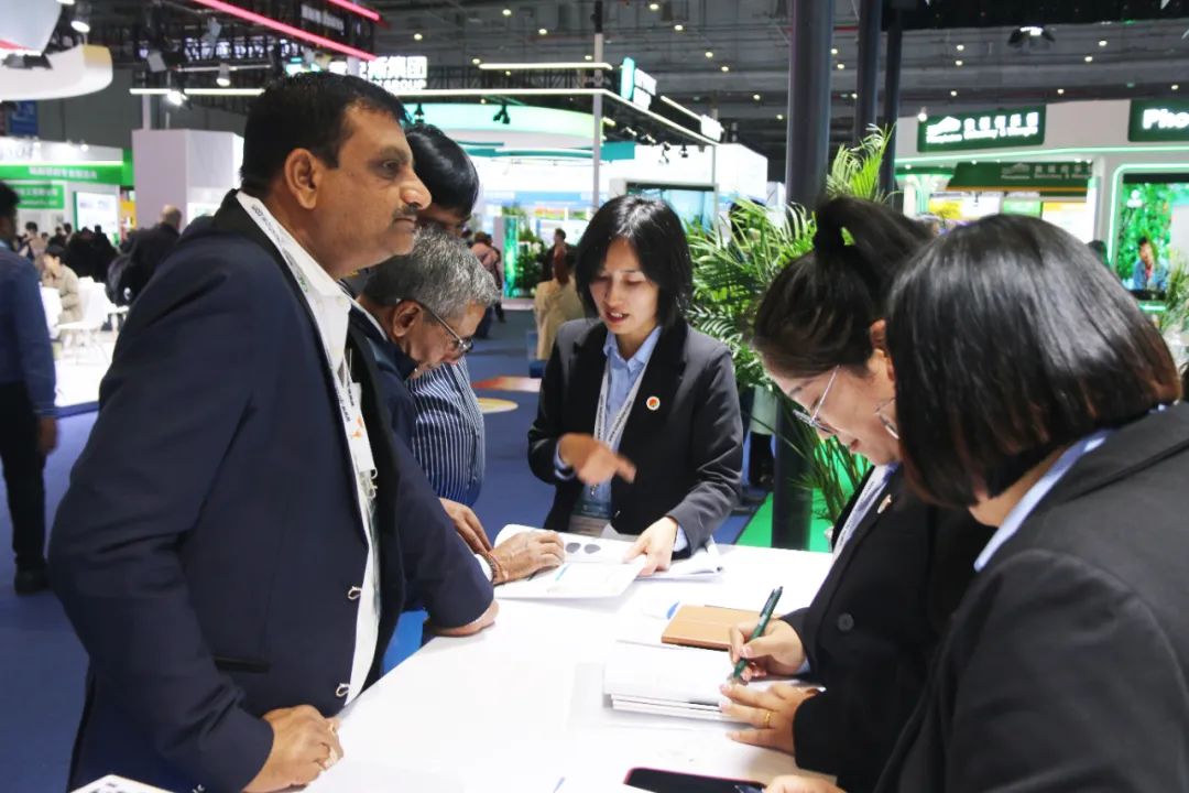 金牌赞助企业英国上市公司365全新亮相上海CAC国际农化展，以科技实力献礼25周年