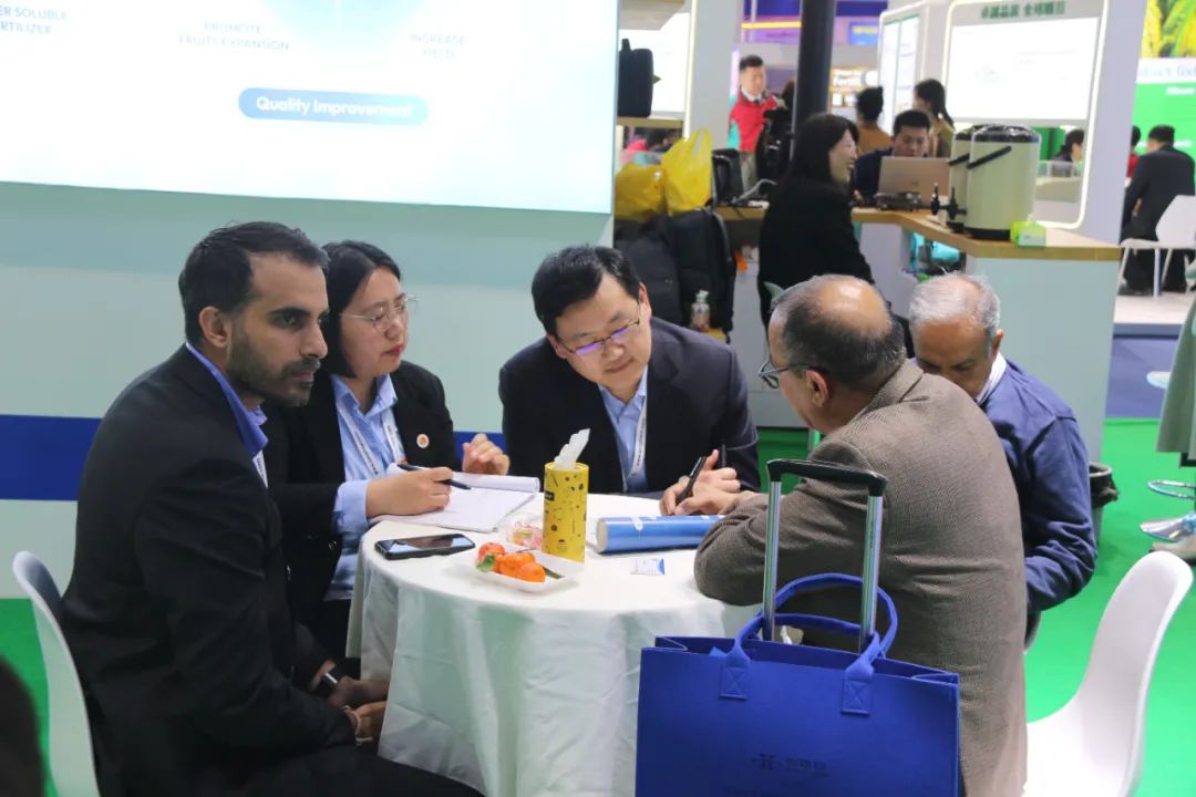 金牌赞助企业英国上市公司365全新亮相上海CAC国际农化展，以科技实力献礼25周年