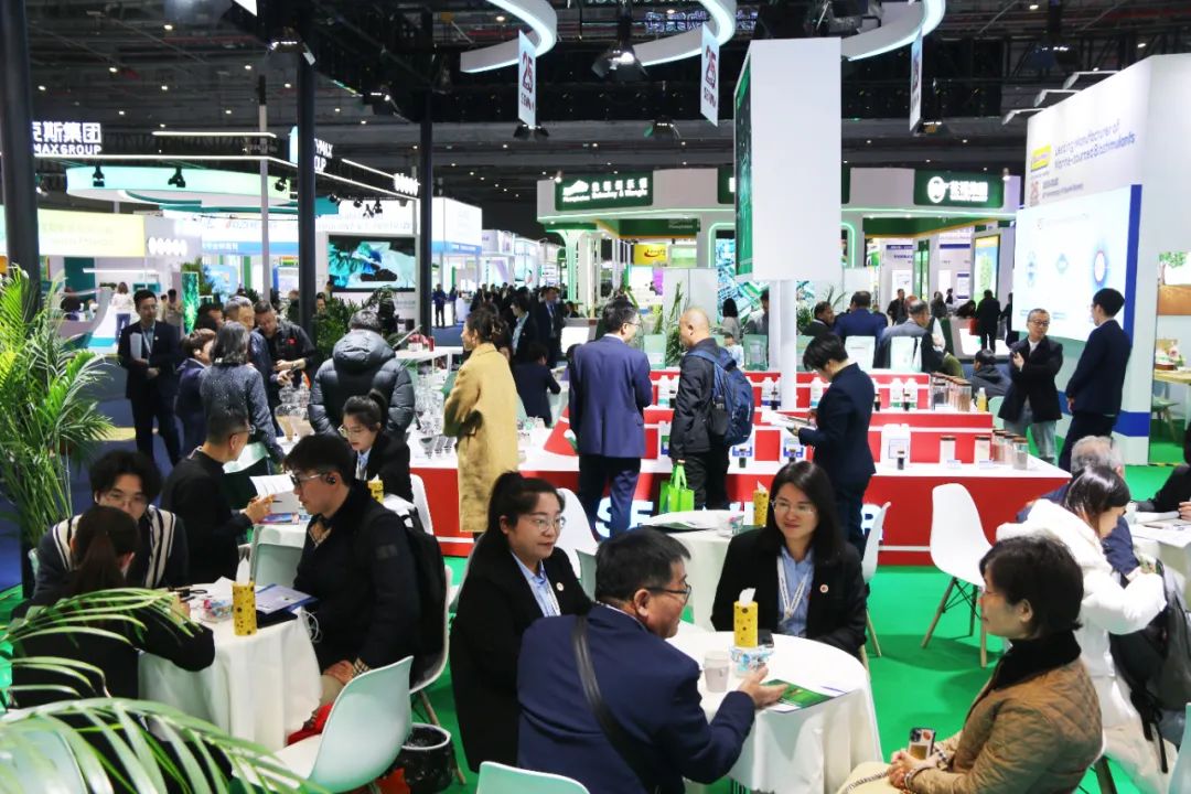 金牌赞助企业英国上市公司365全新亮相上海CAC国际农化展，以科技实力献礼25周年