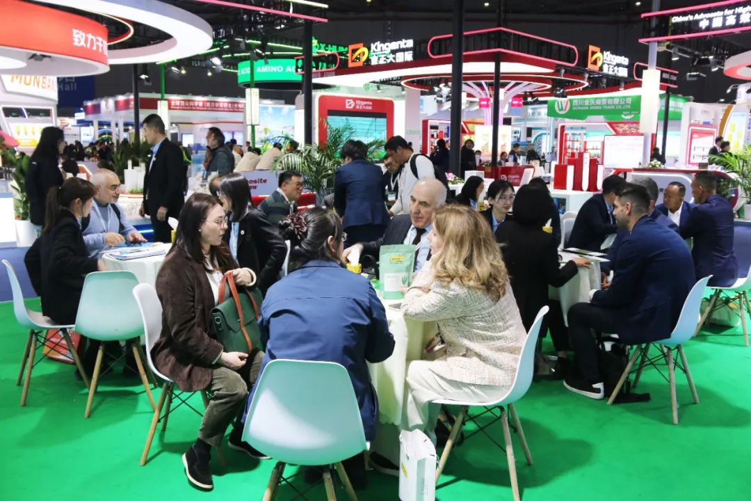 金牌赞助企业英国上市公司365全新亮相上海CAC国际农化展，以科技实力献礼25周年